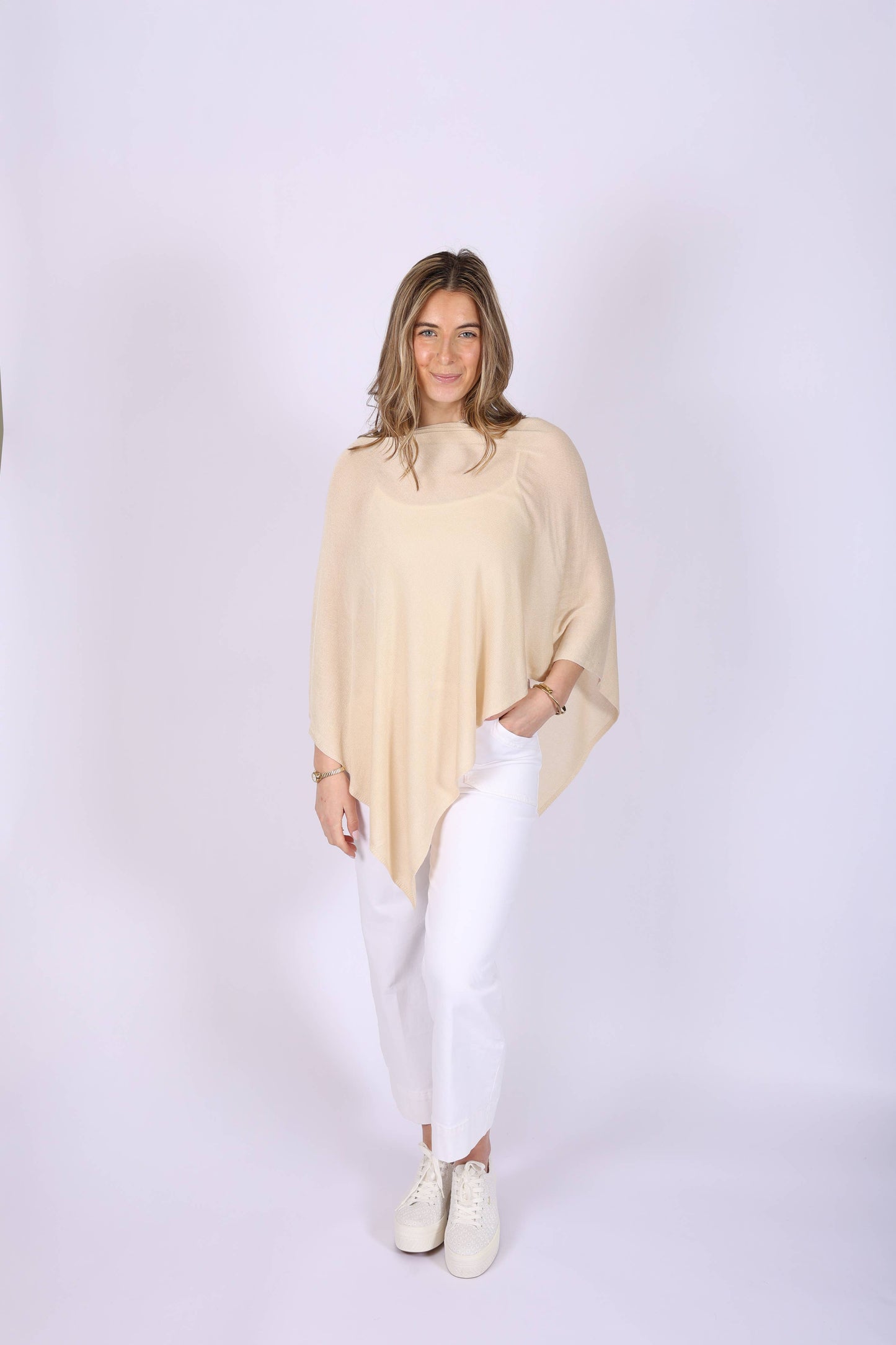 Elsa Bamboo Lightweight Bamboo Poncho – One Size