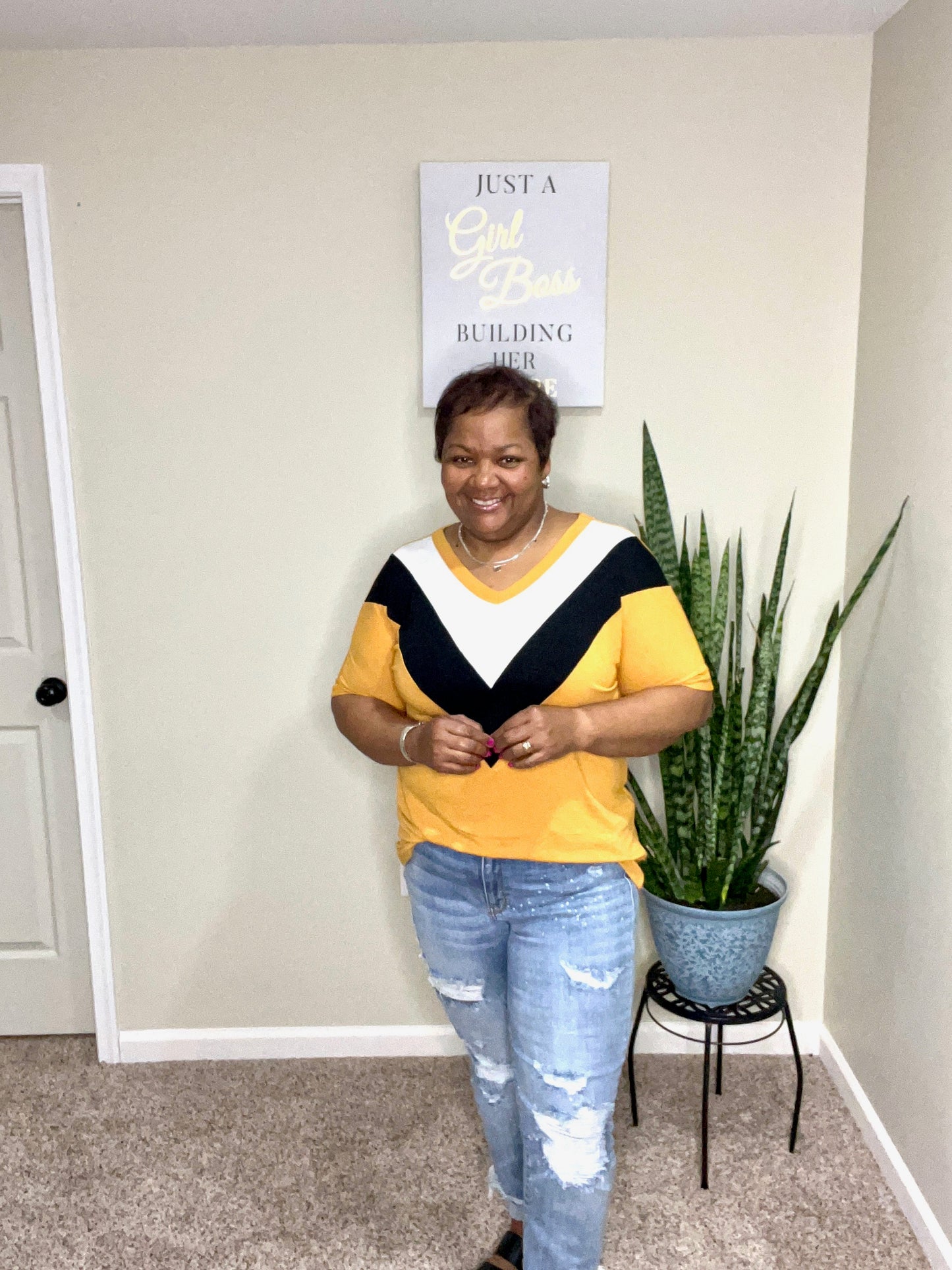 CHEVRON COLORBLOCK V-NECK TOP