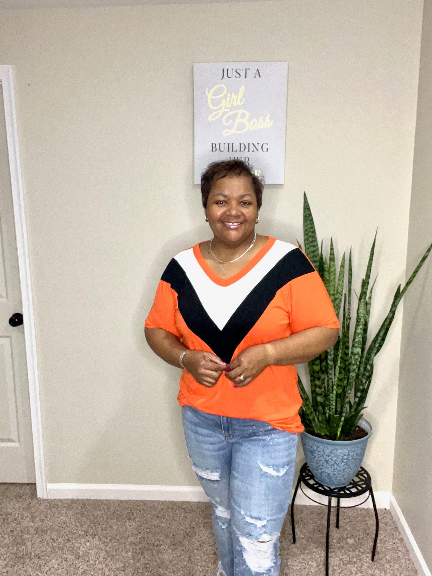 CHEVRON COLORBLOCK V-NECK TOP