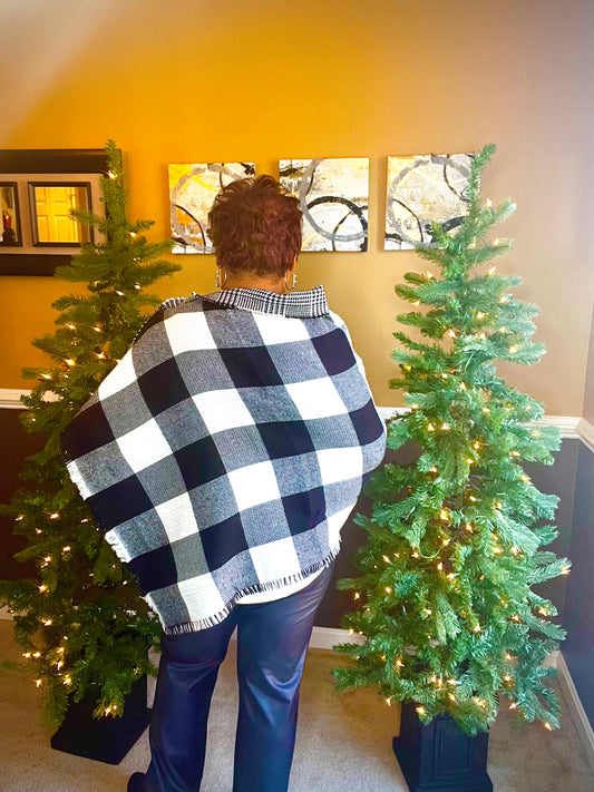 BLACK AND WHITE Buffalo Plaid KIMONO