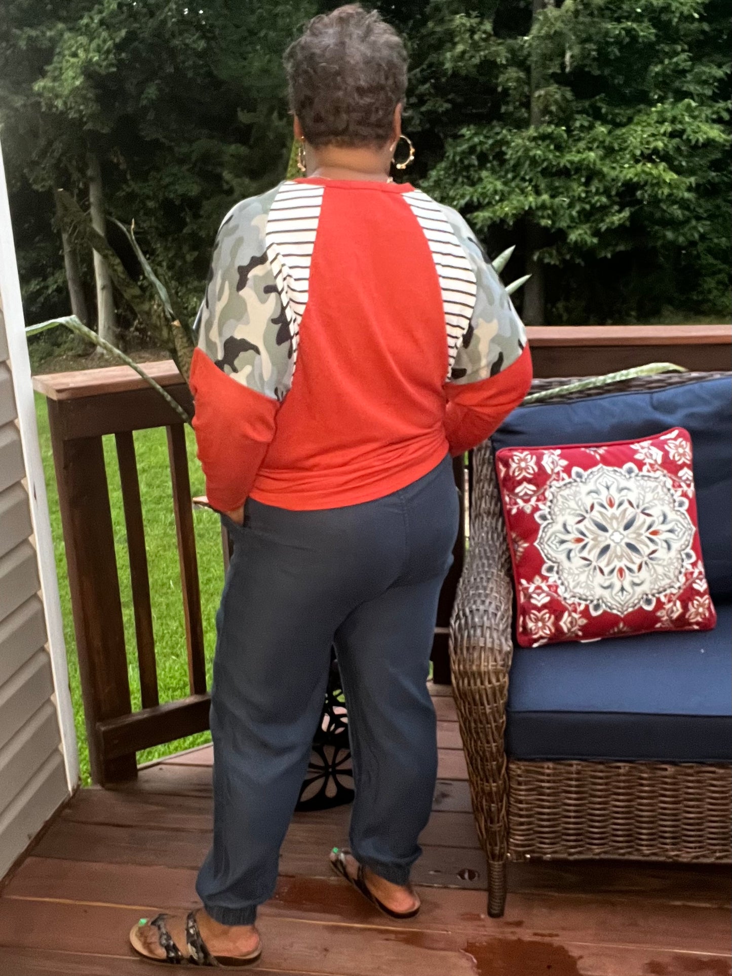 OVERSIZED SWEATER KNIT JERSEY CONTRASTED WITH STRIPE AND CAMOUFLAGE PRINT